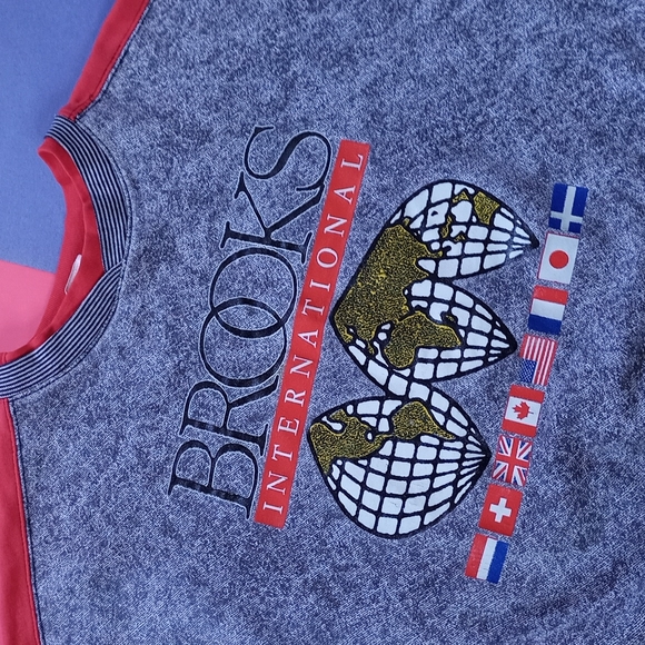 Vintage 90s Brooks Intonational Graphic Crew Neck Sweater - Picture 2 of 9